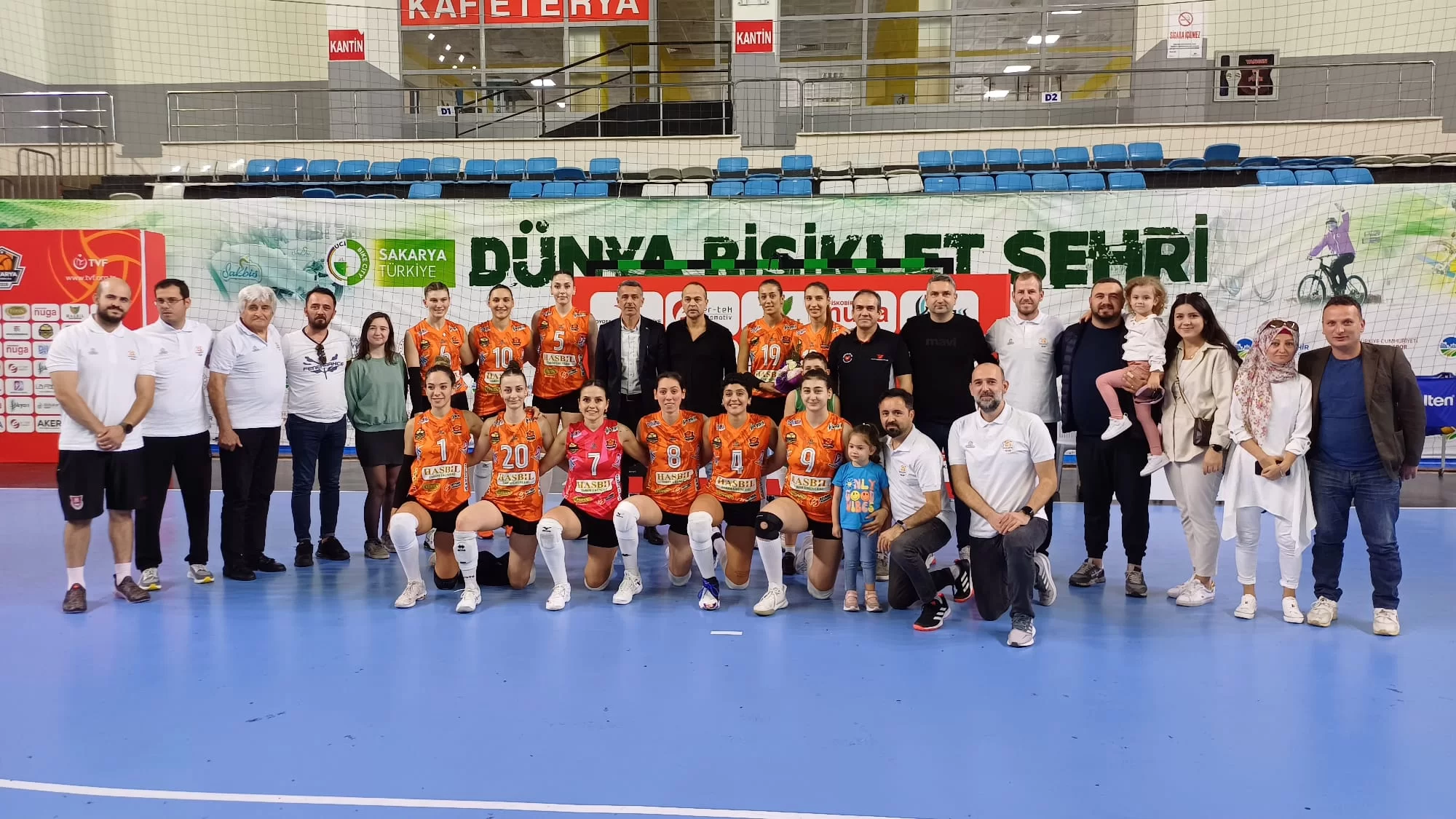 Sakarya Voleybol-Tepebaşı Gençlikspor: 3-0